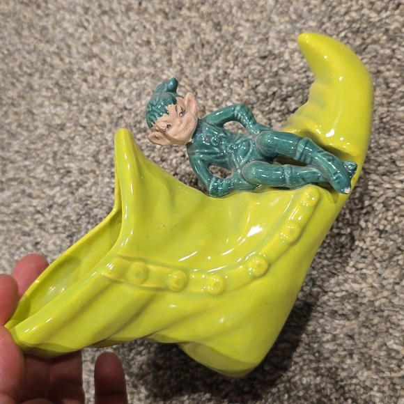 Elf Shoe Planter with Elves -  Yellow - Picture 1 of 7